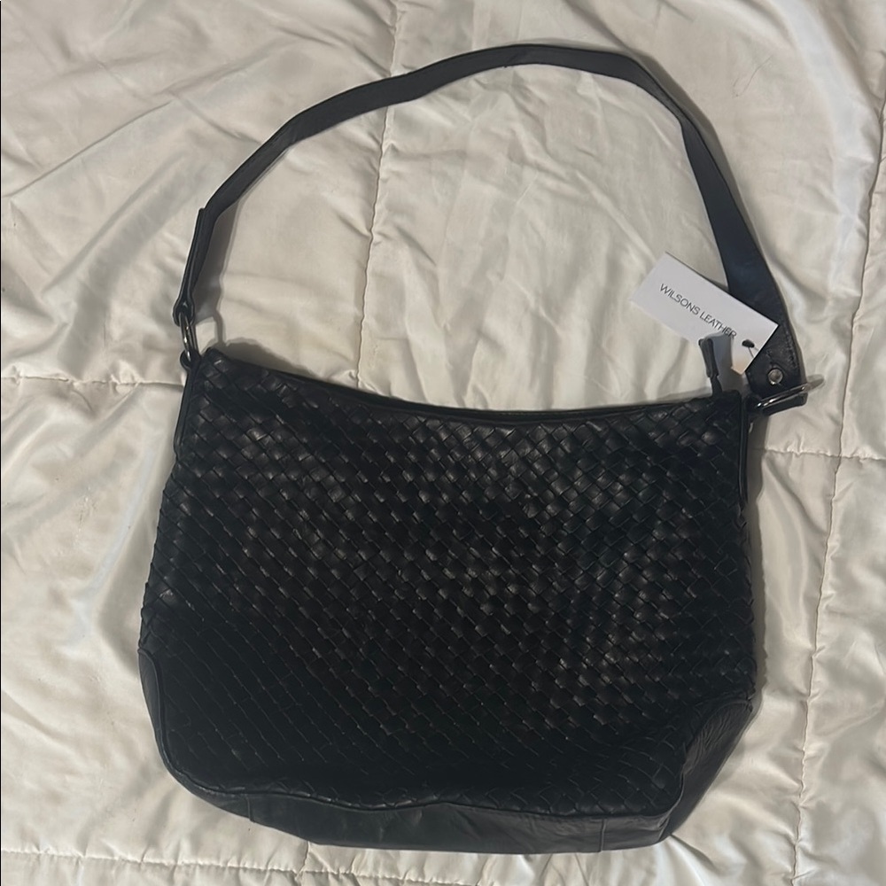 Wilson’s Leather Black Leather Textured Shoulder Bag